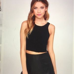 Black ribbed knit crop top